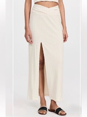 Free People Tovah Pull-On lvory Cream Maxi Skirt 
Dramatic Side Slit 
Small